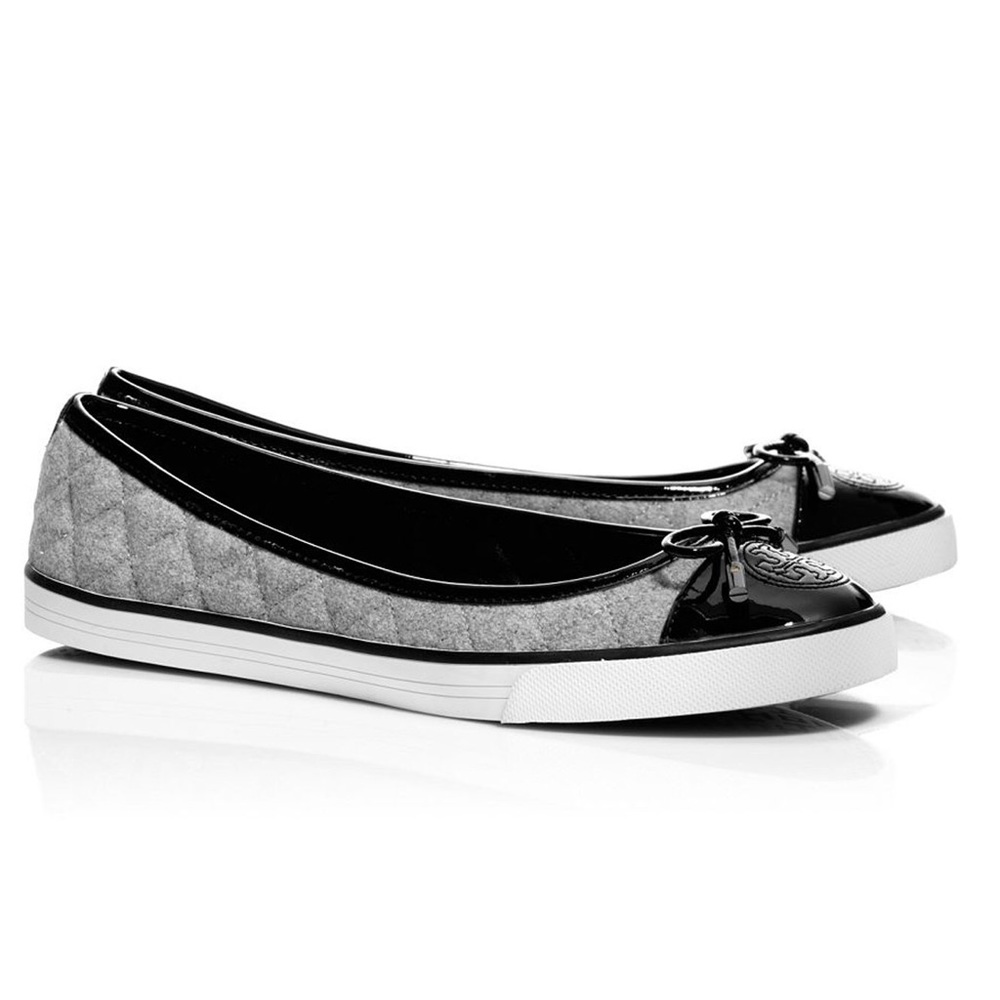 Make an offer! PERFECT little flat! Tory Burch Skyler Flannel sneaker